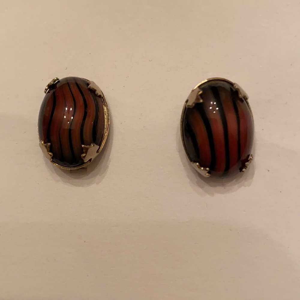 Oval Cabachon Tiger Eye Look Silver Tone Screw Back Earrings